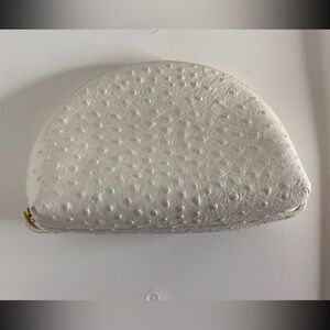 Ostrich leather white second bag cosmetic bag